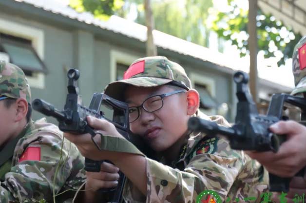 上海八一21天军事特种兵训练营